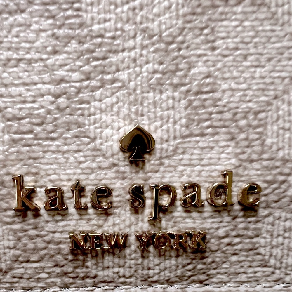 NWOT ♠️ Kate Spade ♠️ Cream Clover Design Card Holder - Picture 3 of 3